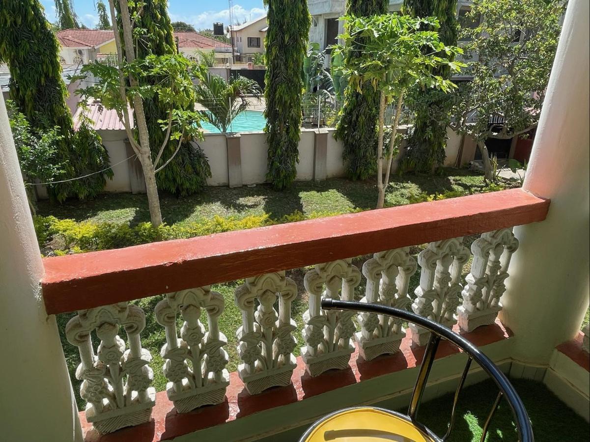Mudzini Gardens - Luxury With A Pool Mombasa