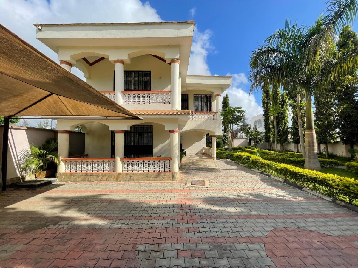 Mudzini Gardens - Luxury With A Pool Villa Mombasa