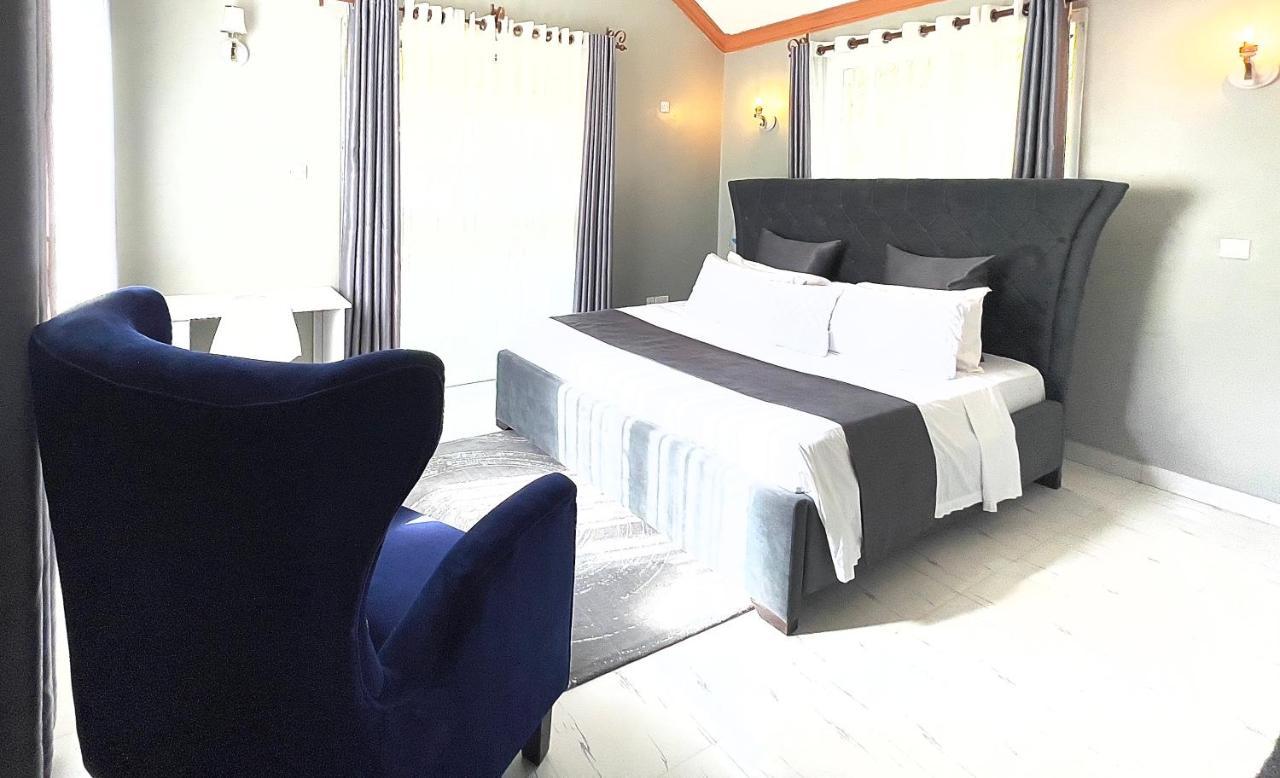 Mudzini Gardens - Luxury With A Pool