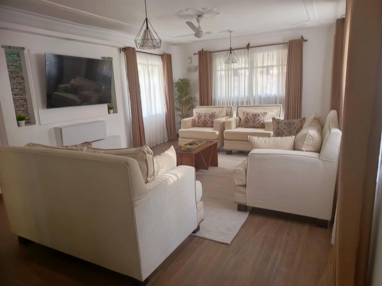 Mudzini Gardens - Luxury With A Pool Villa *